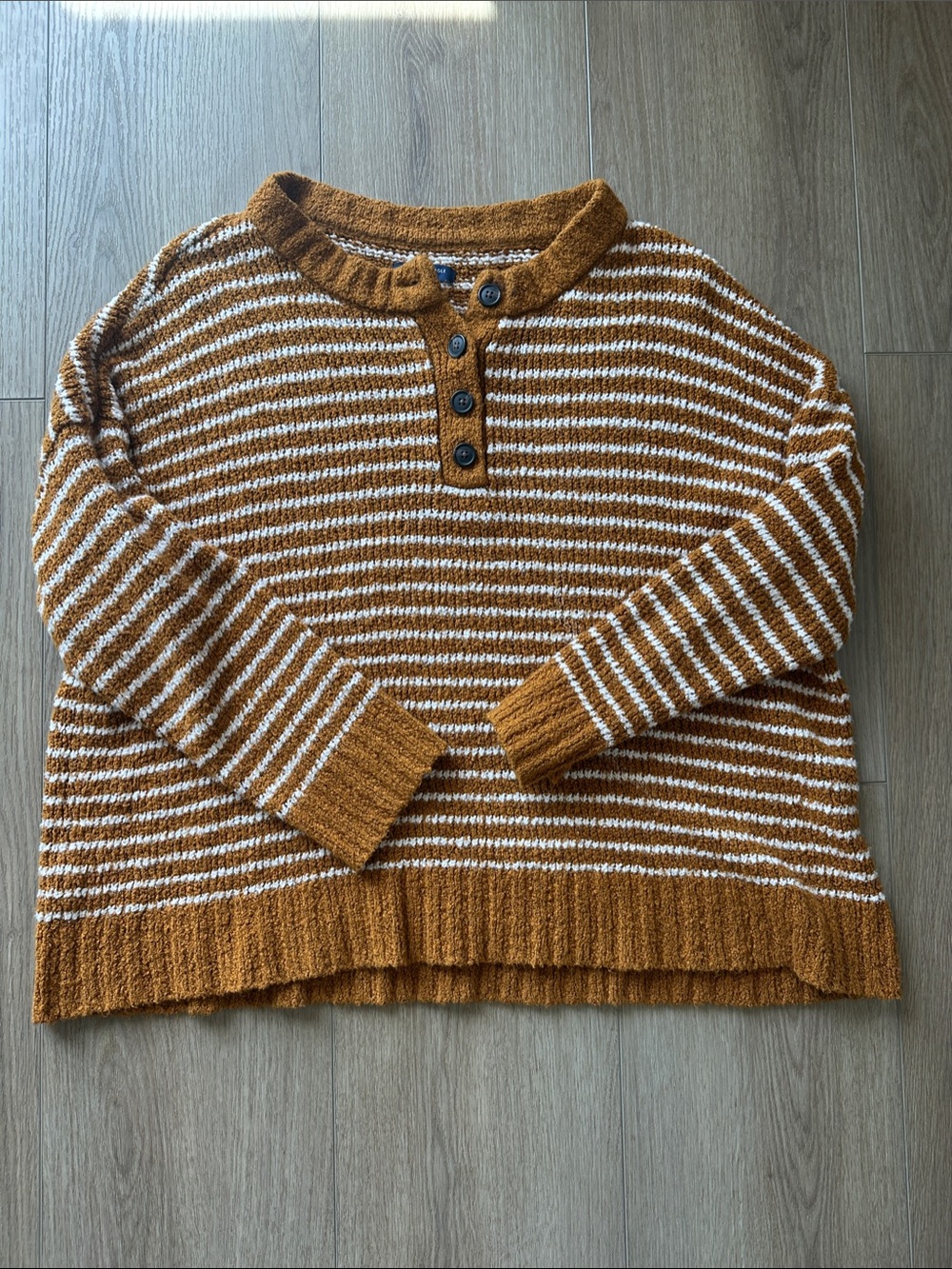 American Eagle Cozy Striped Henley Knit Sweater in Rust and White